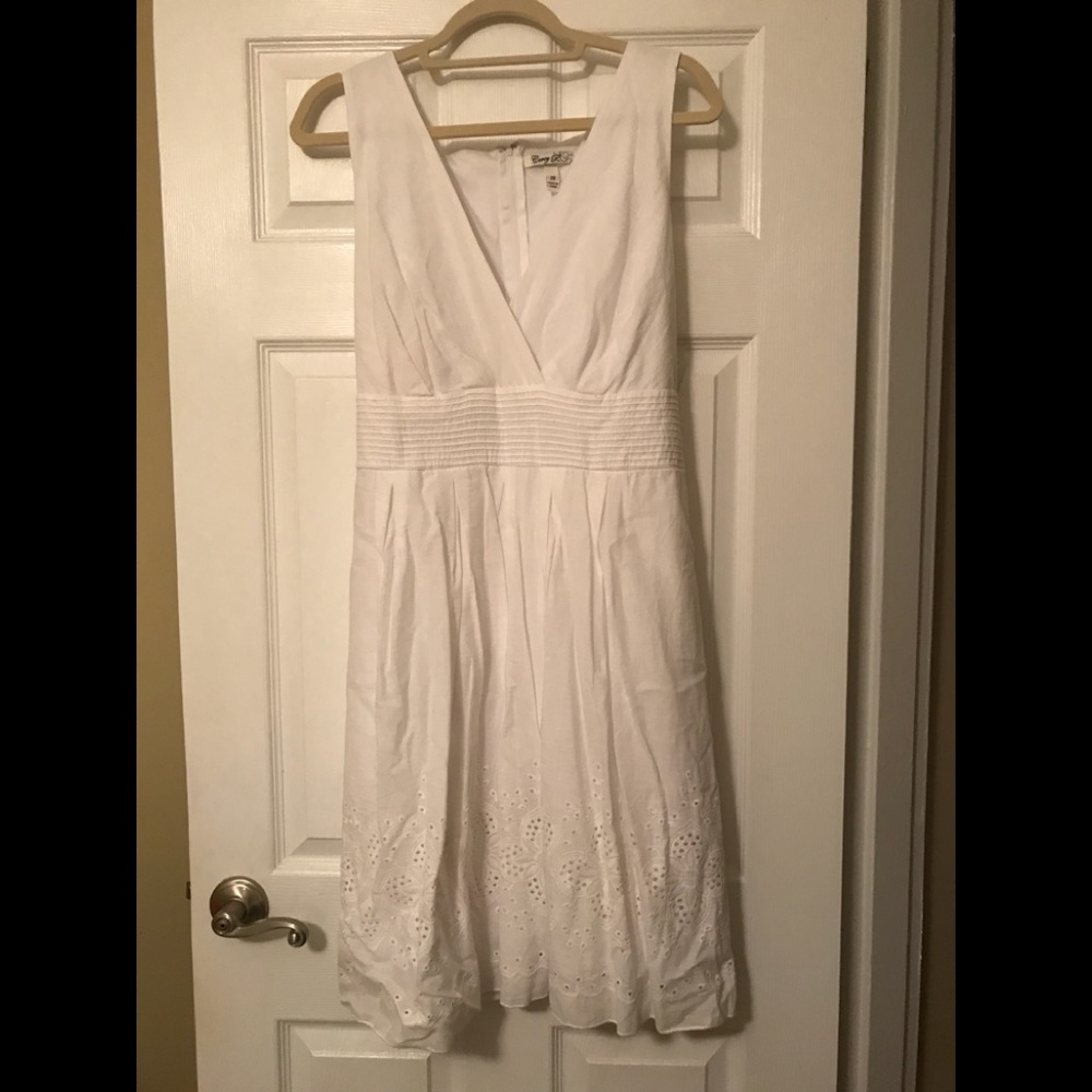 Corey P (JC Penney) White summer dress
